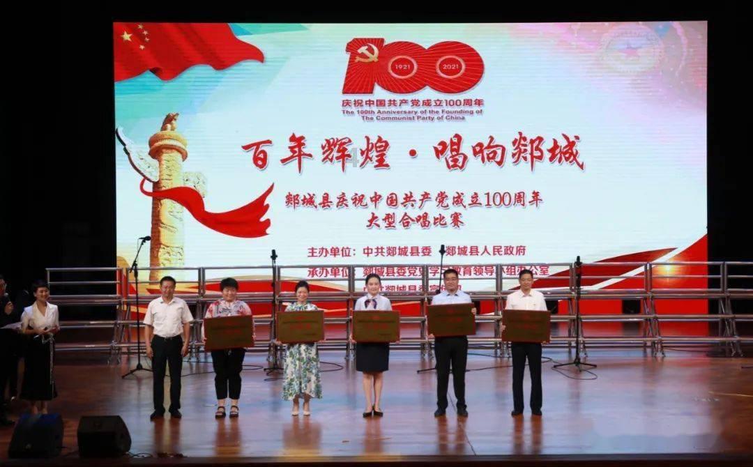 乌鲁木齐机场海关查获全新境外电话卡400张